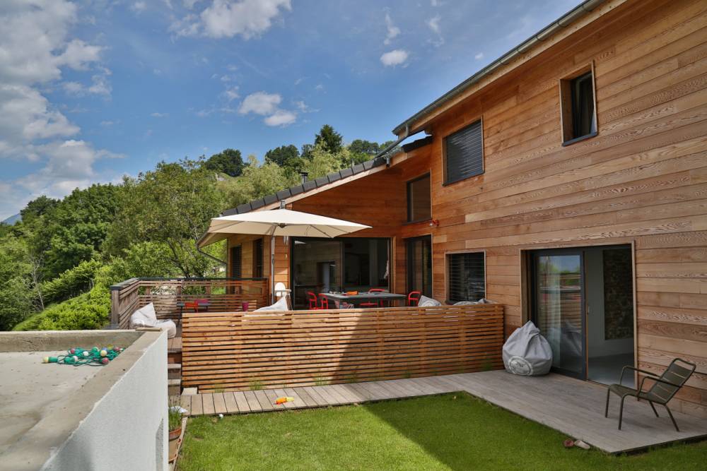 Maison en bois près de Targon